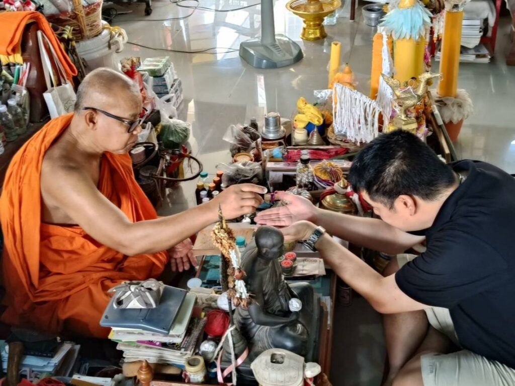 ศิษย์เอกหลวงพ่อแดง