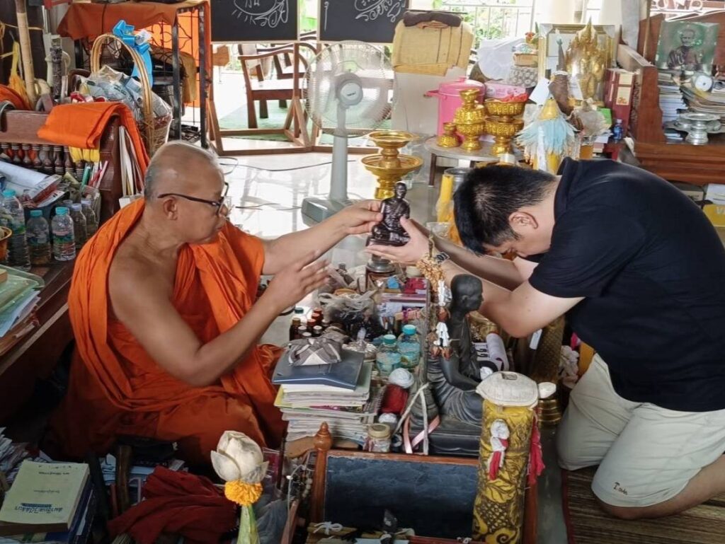 ศิษย์หลวงพ่อแดง